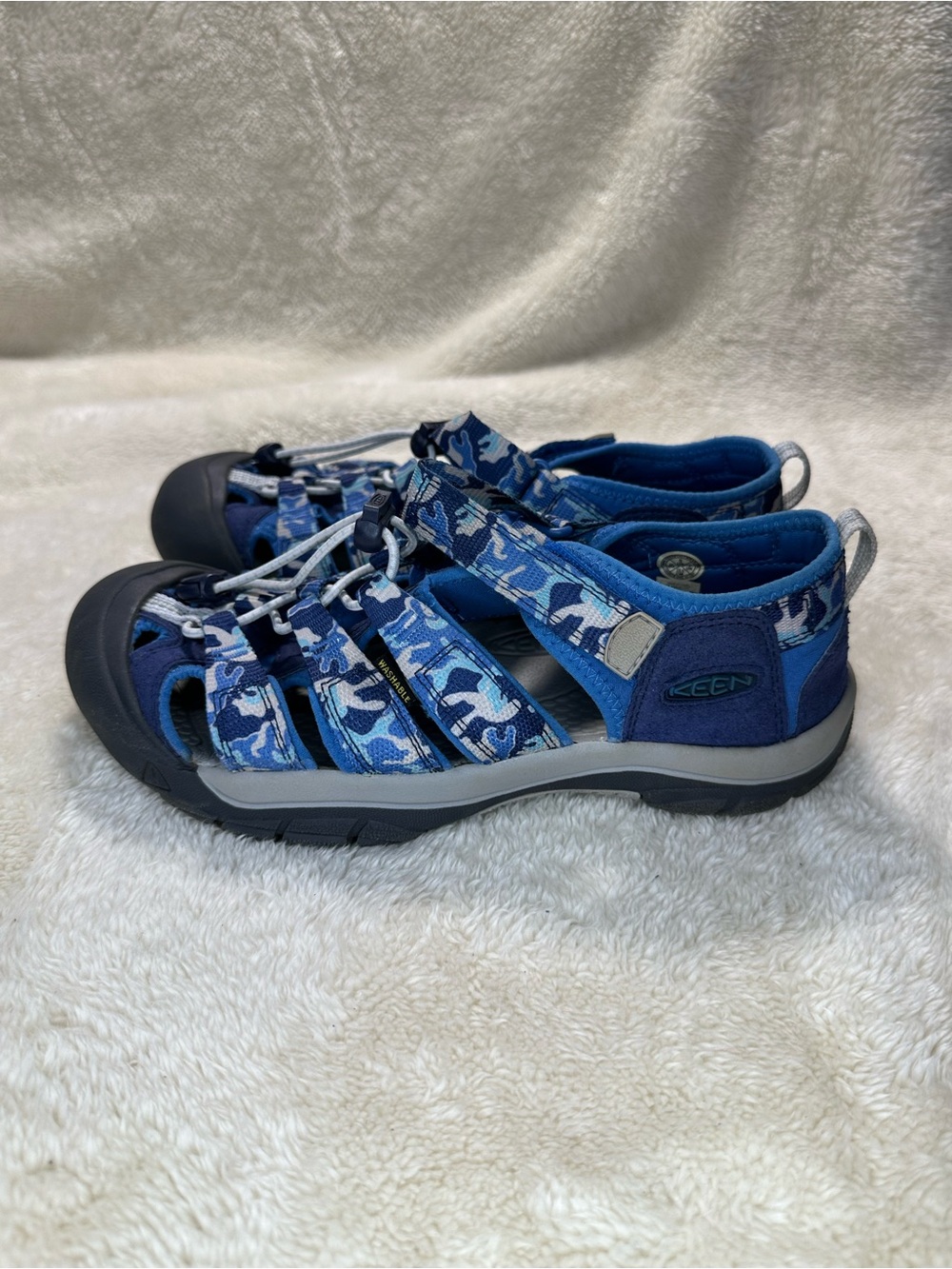 KEEN BIG KID’S NEWPORT H2 SANDAL CAMO/COBALT BLUE Size 5 WASHABLE